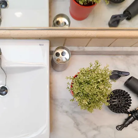 Marisol, Mojones Βίλα *