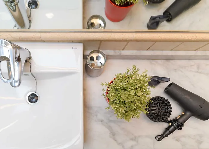 Marisol, Mojones Villa *