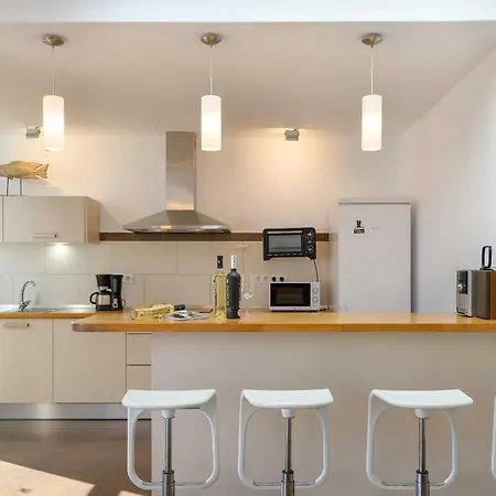 Marisol, Mojones * Tías