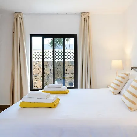 Marisol, Mojones Villa