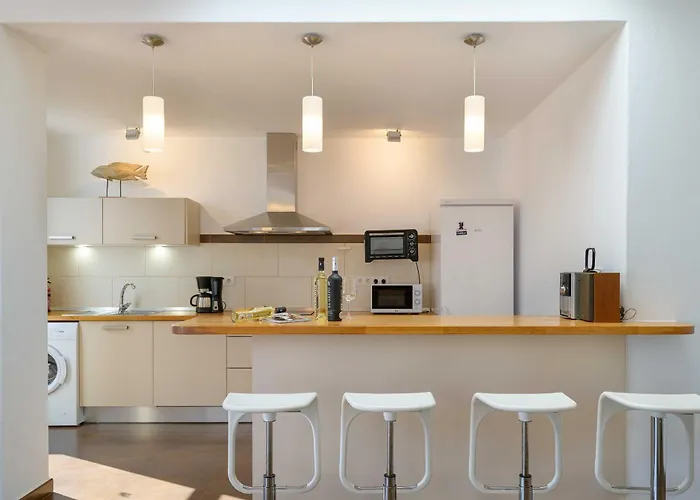 Marisol, Mojones * Tías