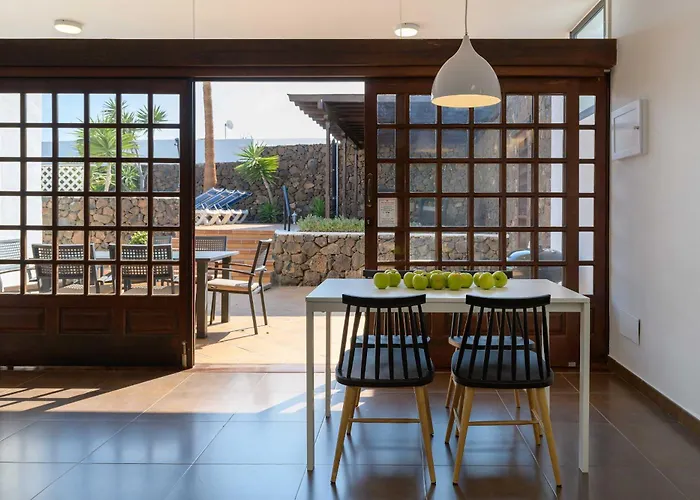 Marisol, Mojones Villa