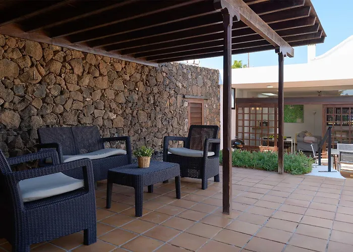 Villa Marisol, Mojones Tías