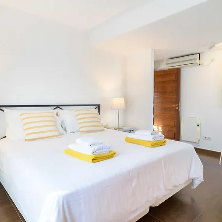 Marisol, Mojones Villa *