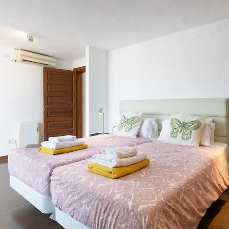 Villa Marisol, Mojones Tías