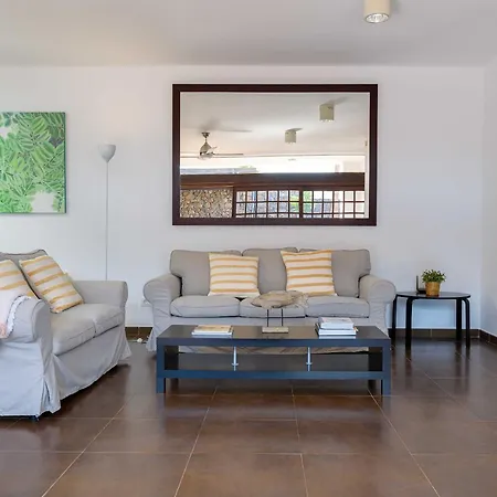 Marisol, Mojones Villa Tías