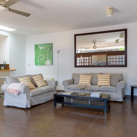 Marisol, Mojones Villa *