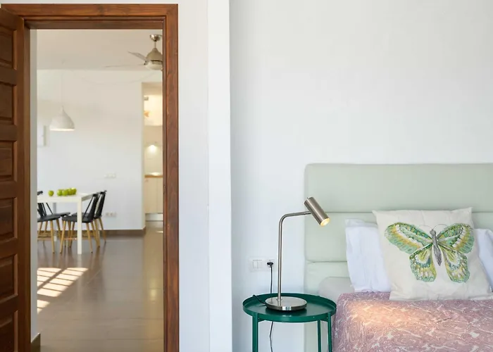 Marisol, Mojones * Tías